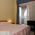 Pansion Manuela 3*