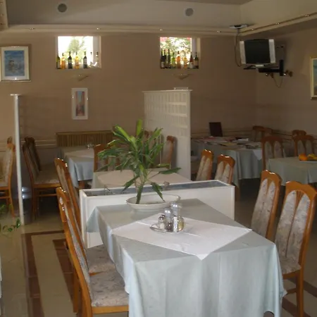 Pansion Manuela 3*