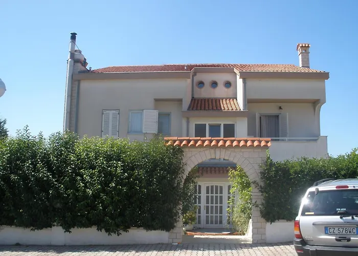 Pansion Manuela 브르사르